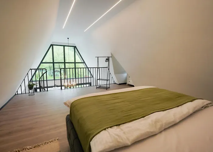 Unea House
