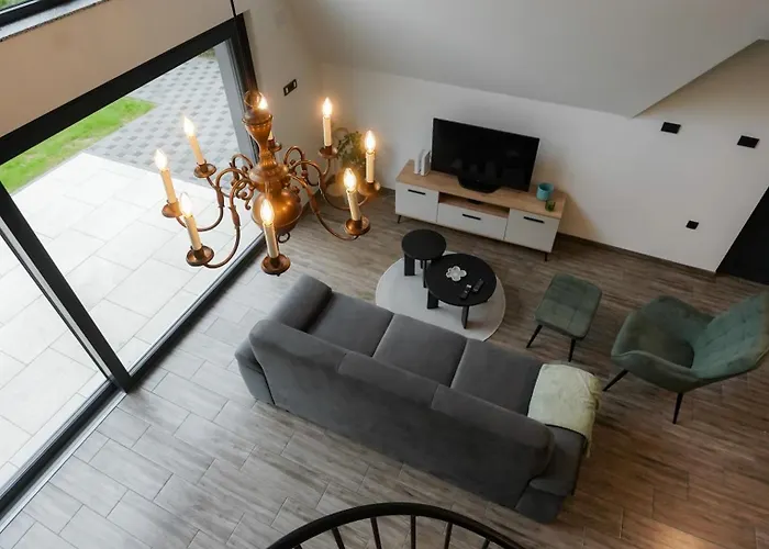Unea House